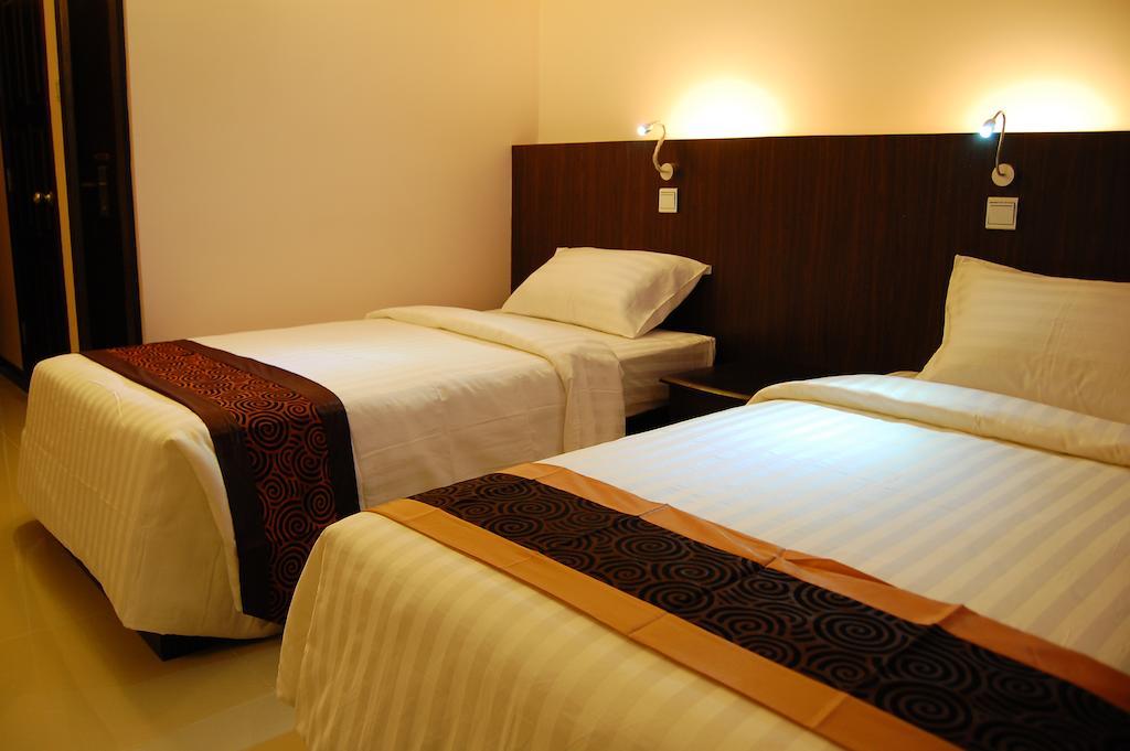 Hotel Yankin Yangon Exterior photo