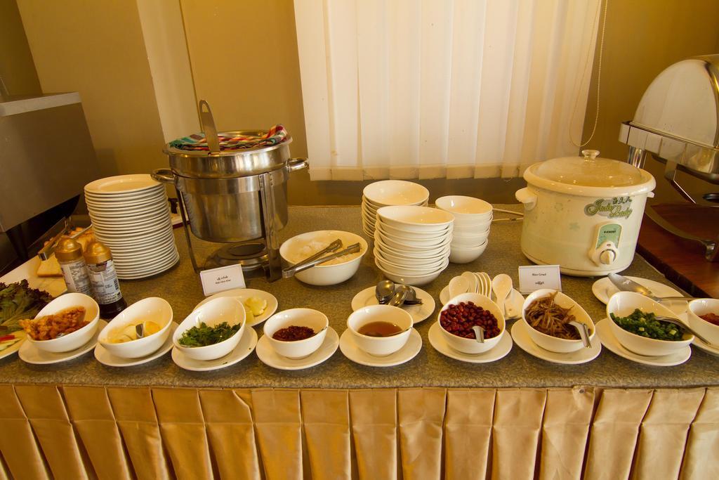 Hotel Yankin Yangon Exterior photo