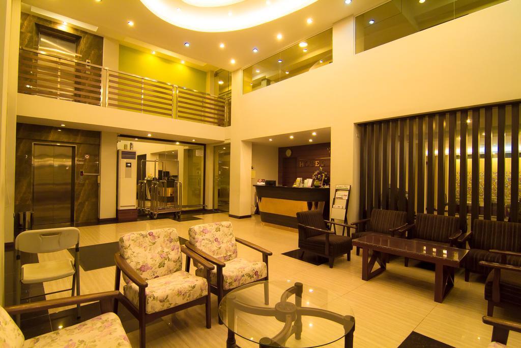 Hotel Yankin Yangon Exterior photo