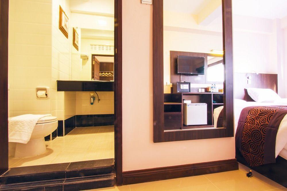 Hotel Yankin Yangon Exterior photo