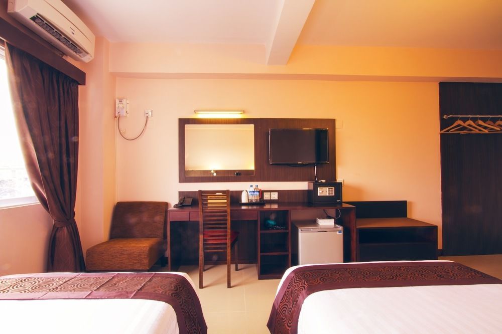 Hotel Yankin Yangon Exterior photo