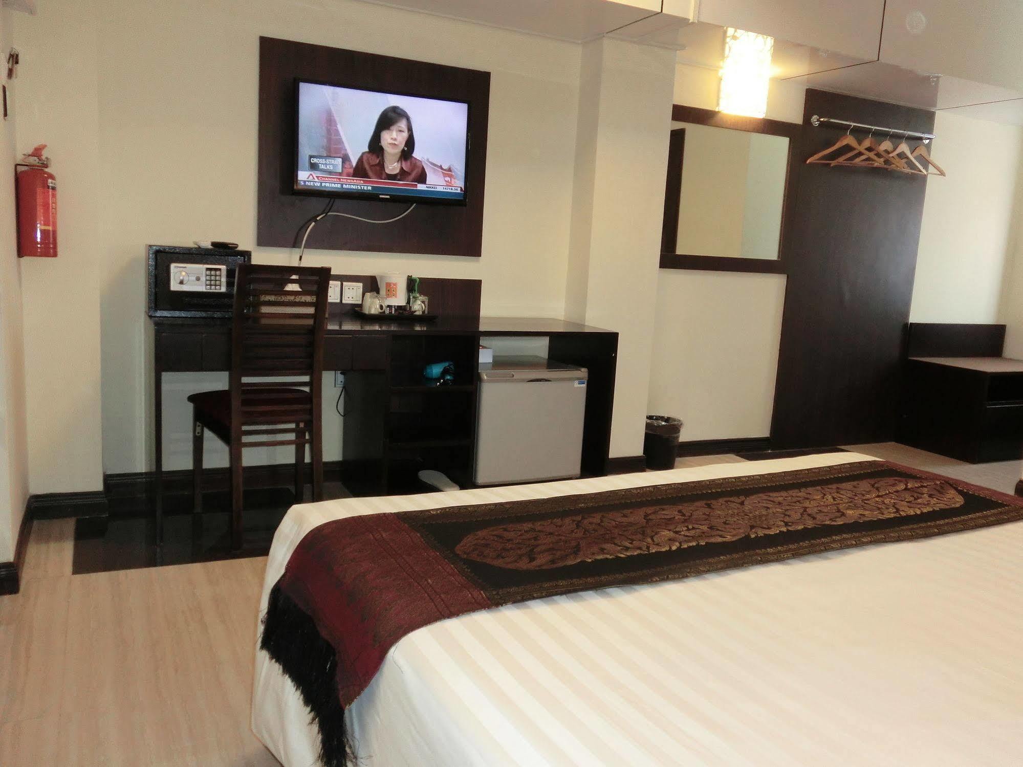 Hotel Yankin Yangon Exterior photo